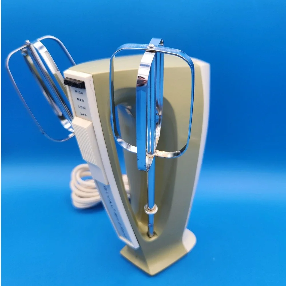 Vintage Rival Mix-O-Matic Hand Mixer Avocado Green Model 436B 3-Speed